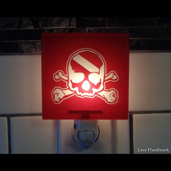 NEW SKULL CROSSBONE Scuba Flag Etched Glass Nightlight - Picture 2 of 4